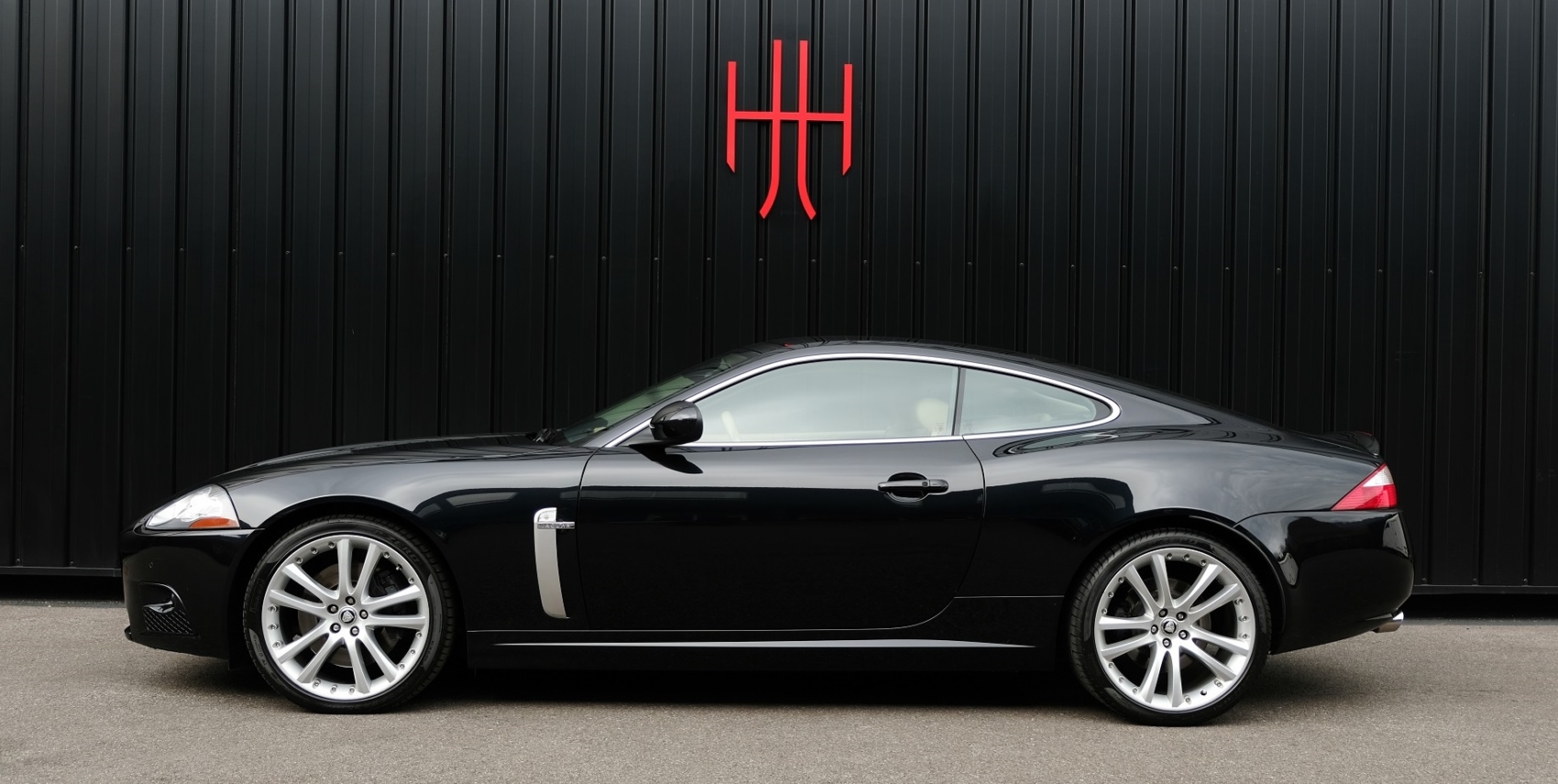JAGUAR XKR