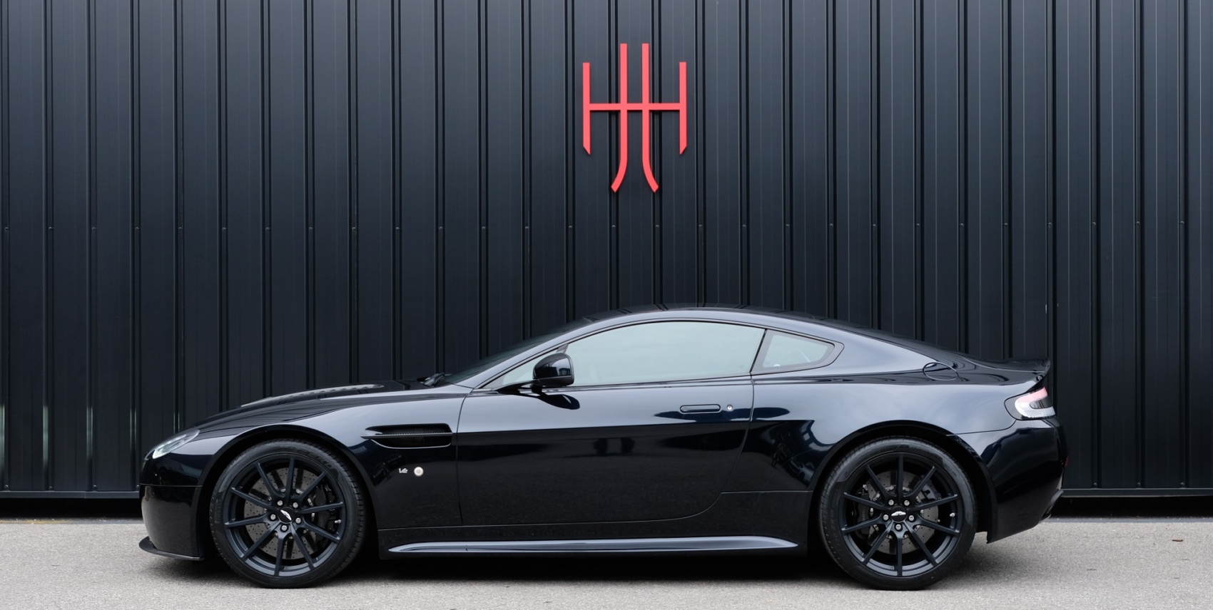 ASTON MARTIN V12 VANTAGE S